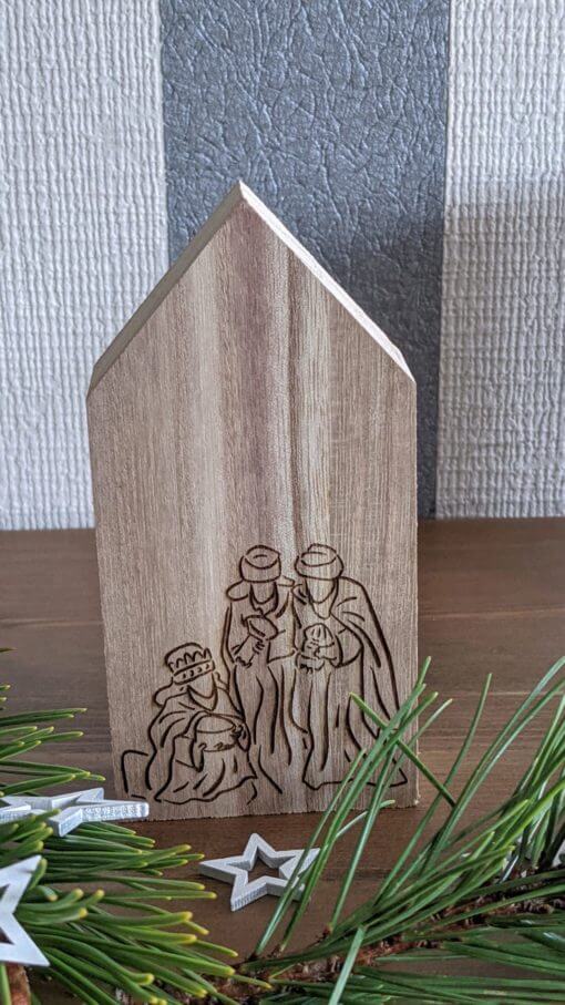 Holzhäuser graviert: Heilige Nacht, Krippe, Jesus Geburt