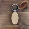 Ovaler Schlüsselanhaenger aus Holz selbst gestalten
