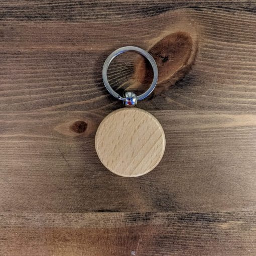 Runder Schlüsselanhaenger aus Holz selbst gestalten